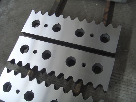H13K Deforme Çelik Kesme Makinesi Bıçak Bıçağı V Şekilli Hidrolik Kesici Bıçaklar